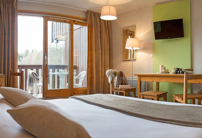 chambre-salon fen&ecirc;tre Burgeray Grande foret