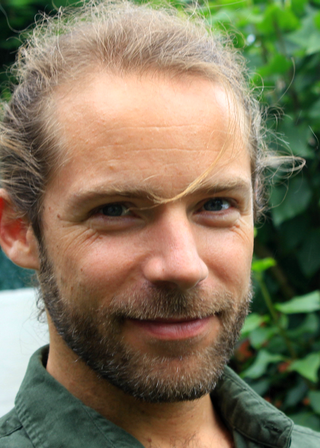 Jérôme Roustan, Vacances en famille, Arts martiaux