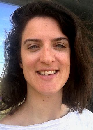 Alix Anne Llinas, Vacances en famille, Écriture