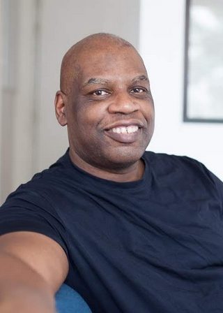 Alain Belizaire, Vacances en famille, Cours batterie-percussions