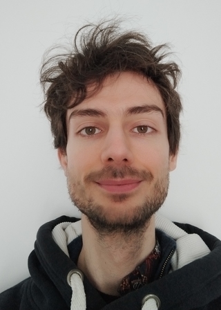 Tom Bricaud, Vacances en famille, Sciences-culture